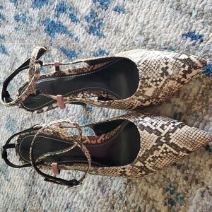 ZARA FAUX SNAKESKIN POINTY TOE HEEL 6